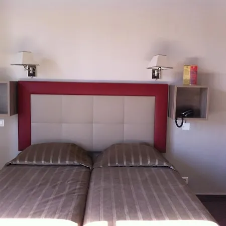Saint Pierre Hotel Paris