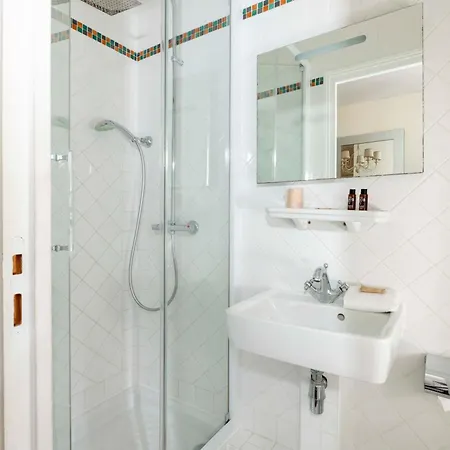 Saint Pierre Hotel 2*