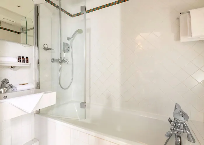 Saint Pierre Hotel Paris