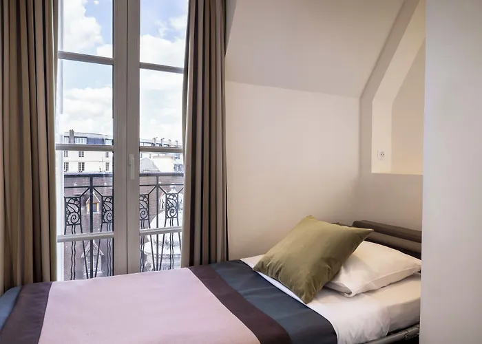 Saint Pierre 2* Paris