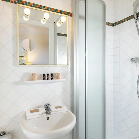 Saint Pierre Hotel 2*