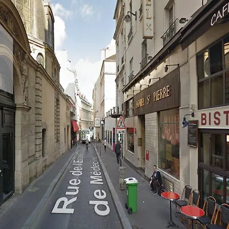 Saint Pierre 2* Paris