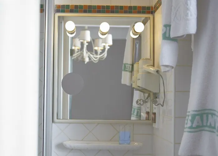 サン ピエール 2* パリ